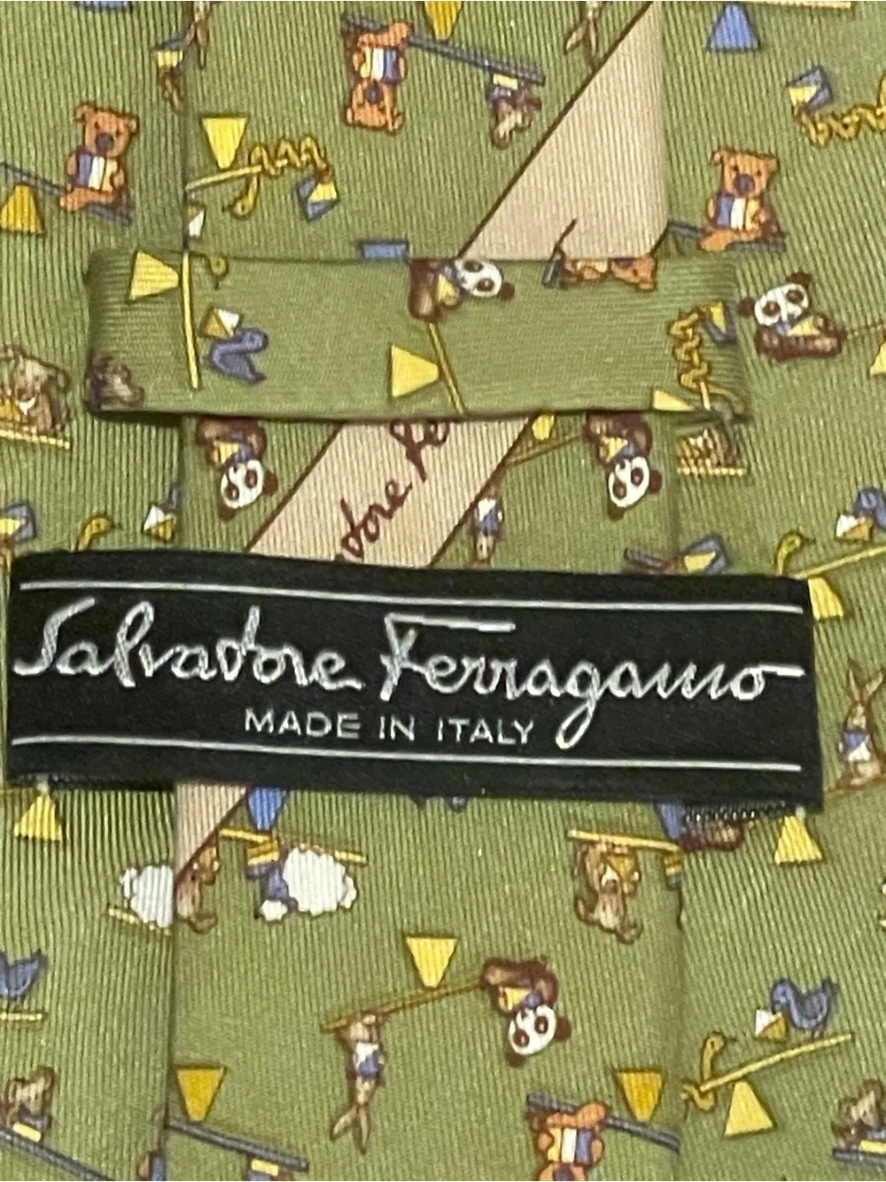 Salvatore Ferragamo Silk Tie – Collectible Animal Motif – Made in Italy
